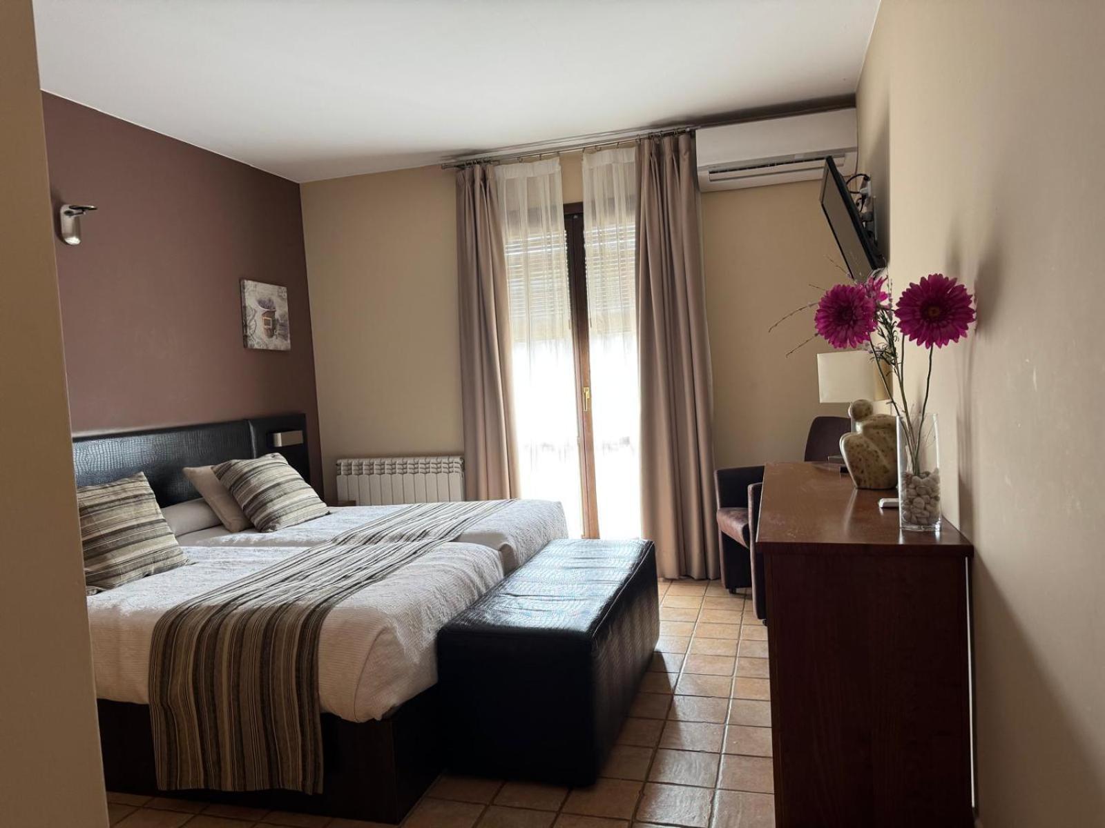 Hotel Guara Inluka Las Almunias Zimmer foto